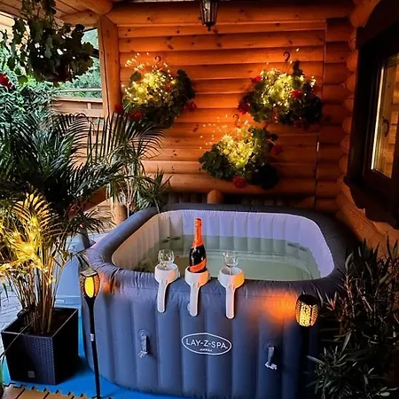 Z Bala Przy Plazy- Klimatyzowane - Jacuzzi, Sauna, Lody, Popcorn, Ryba Wedzona I Ognisko Gratis-od Maja! Üdülőpark *